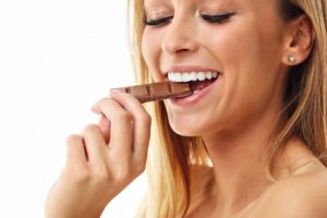 Croquer du chocolat noir pour faire le plein de minéraux